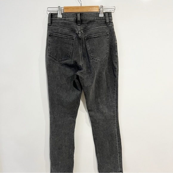 Abercrombie & Fitch Curve Love Ultra High Rise 90s Slim Straight Jean - Picture 7 of 11